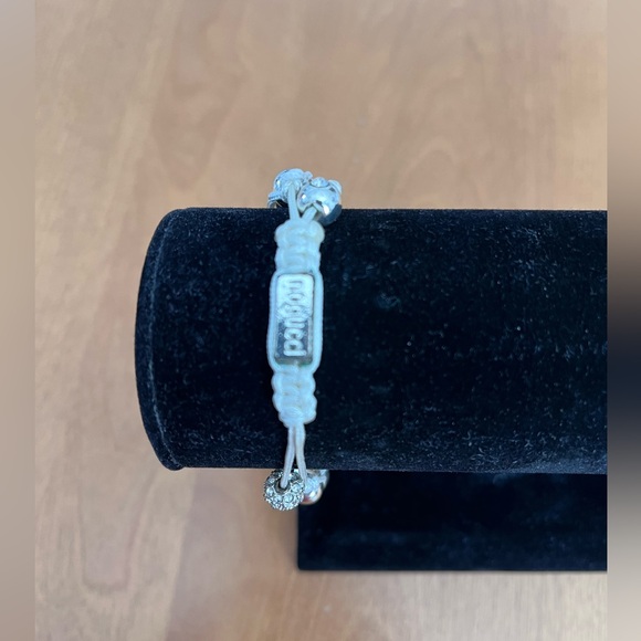 Nogucci Glitter Glam White Beaded Silver Bracelet - Picture 4 of 5